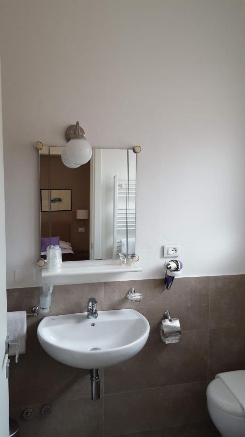 Hotel Arianna Iseo Esterno foto